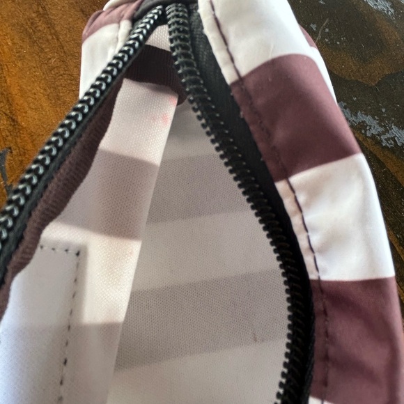 Henri Bendel - Picture 5 of 16